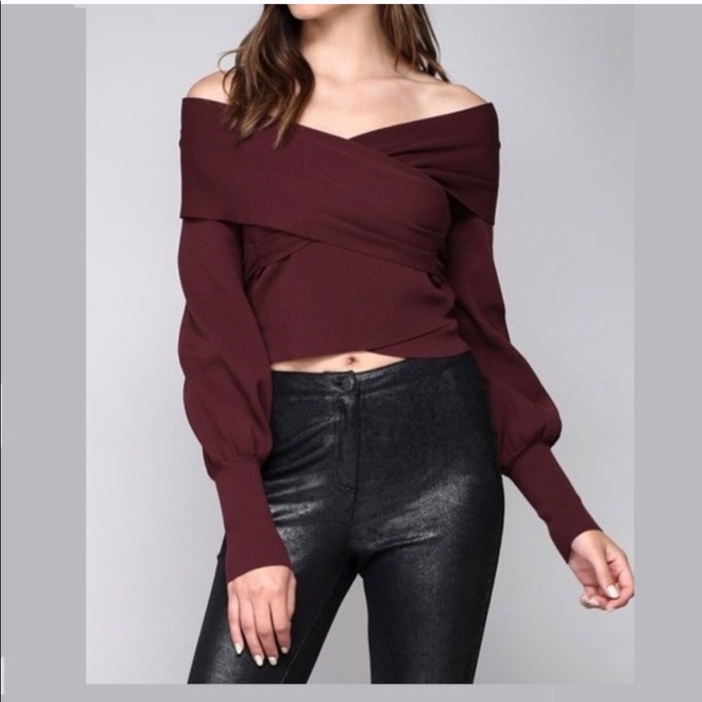 Off shoulder criss dross burgundy maroon sweater L